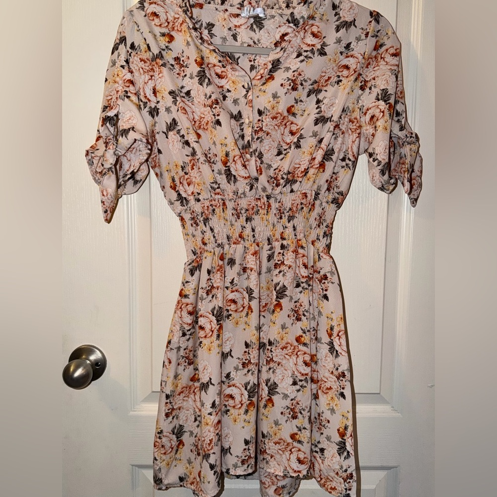 Justify Peach and Cream Floral Blouse
